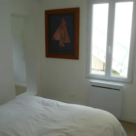Petite Maison Bord De